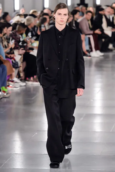 Look 2
